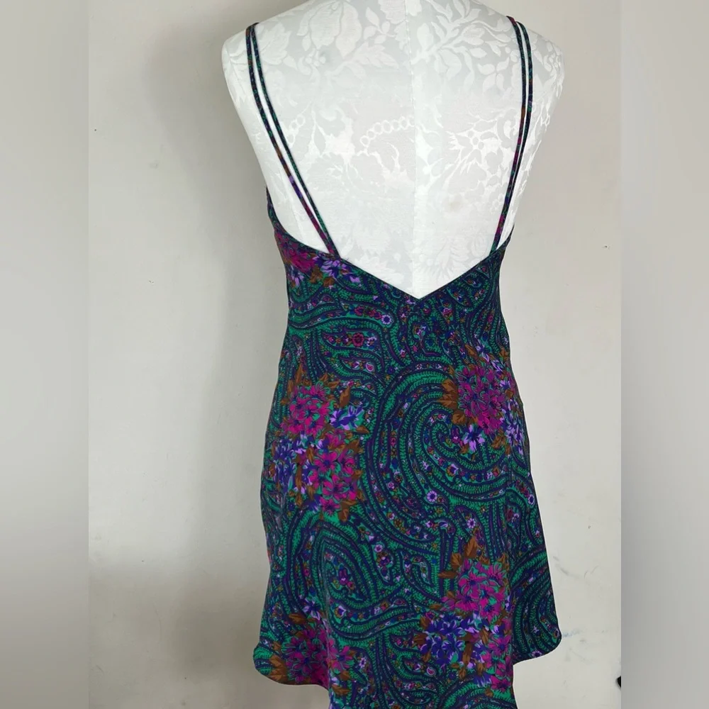 Vintage Vicotria’s Secret lingerie slip on size M - Picture 5 of 7